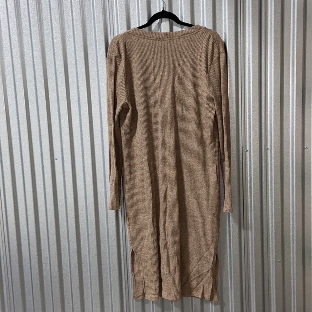 Dress - Picture 2 of 3